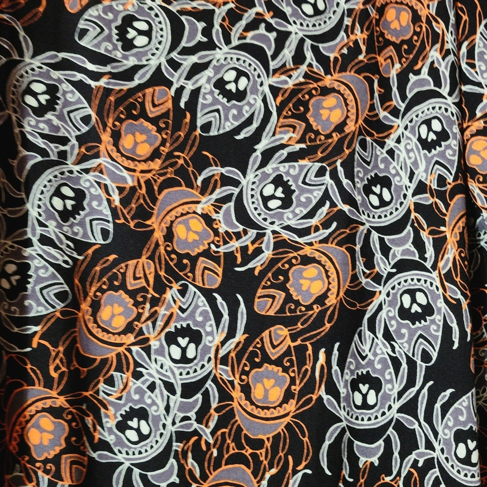 Lularoe Classic T 3XL spider halloween skull